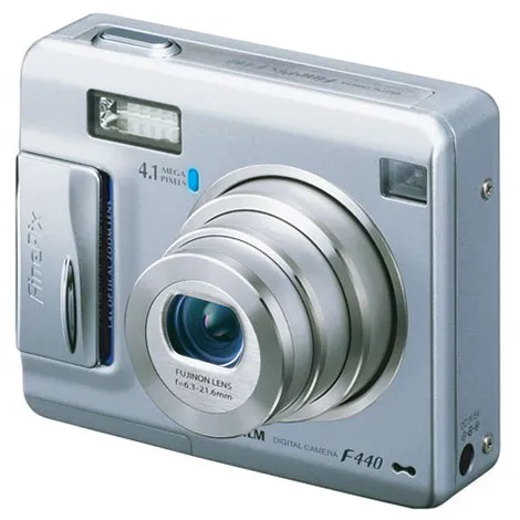 FinePix F440 シルバー