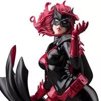 買取】DC COMICS美少女 DC UNIVERSE バットウーマン 1/7スケール PVC製